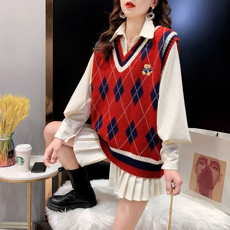 Winter Clothing Trends For Women - Gilet in maglia rossa per donna