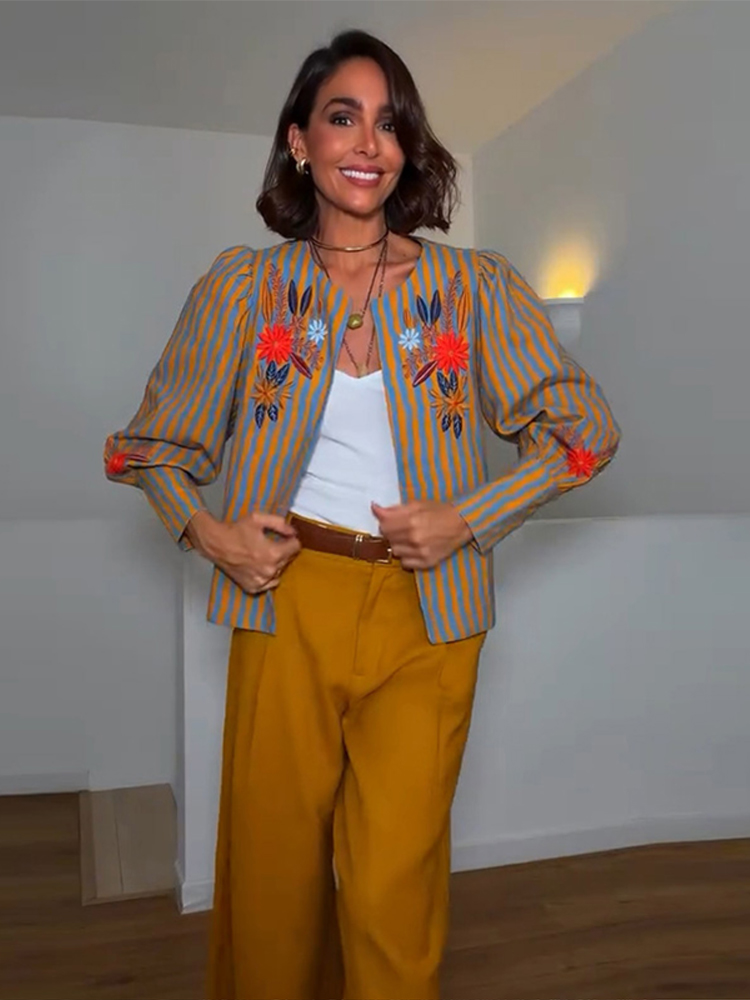 Winter Clothing Usa - Giacca Ricamata a Righe con Fiori